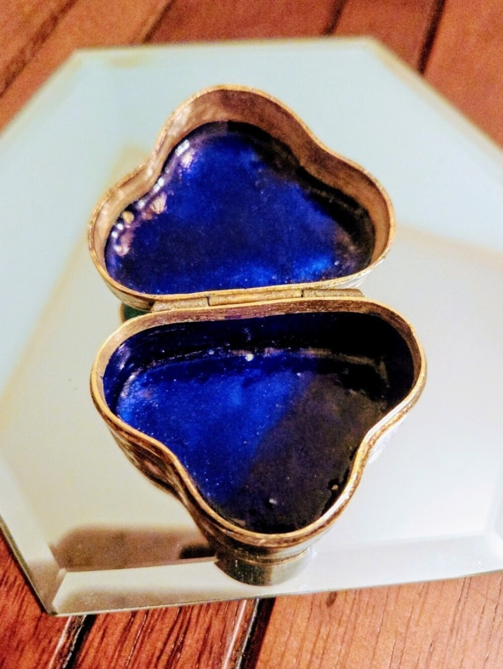 Vintage Cloisonne Hummingbird Trinket Box Pill Box - Picture 2 of 3